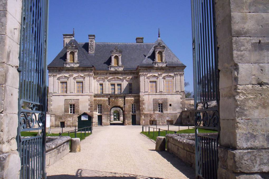 07-tanlay-chateau