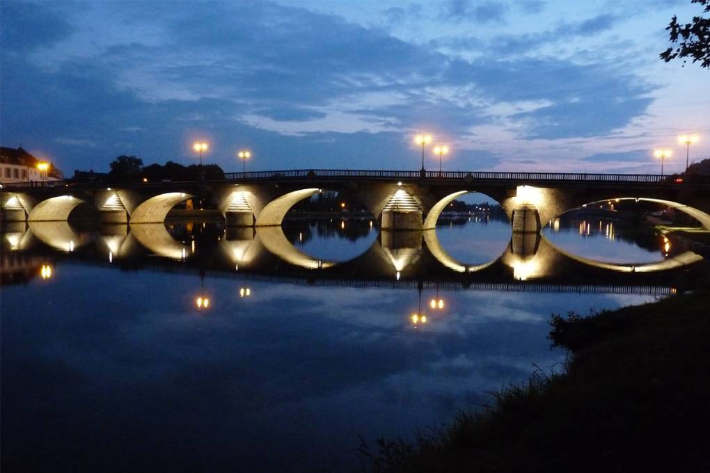 05-joigny-de-nuit